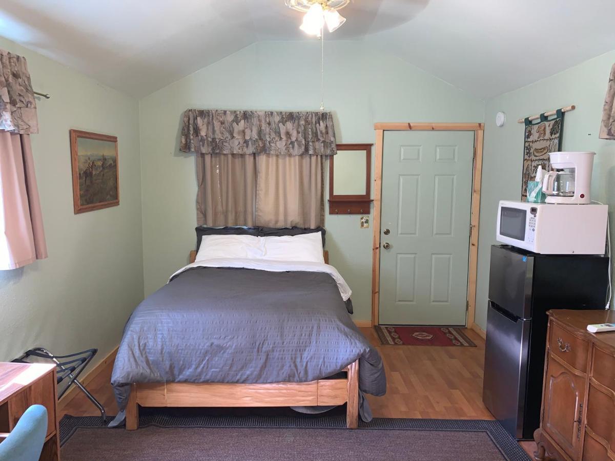 Glacier Haven Inn Pinnacle Екстериор снимка