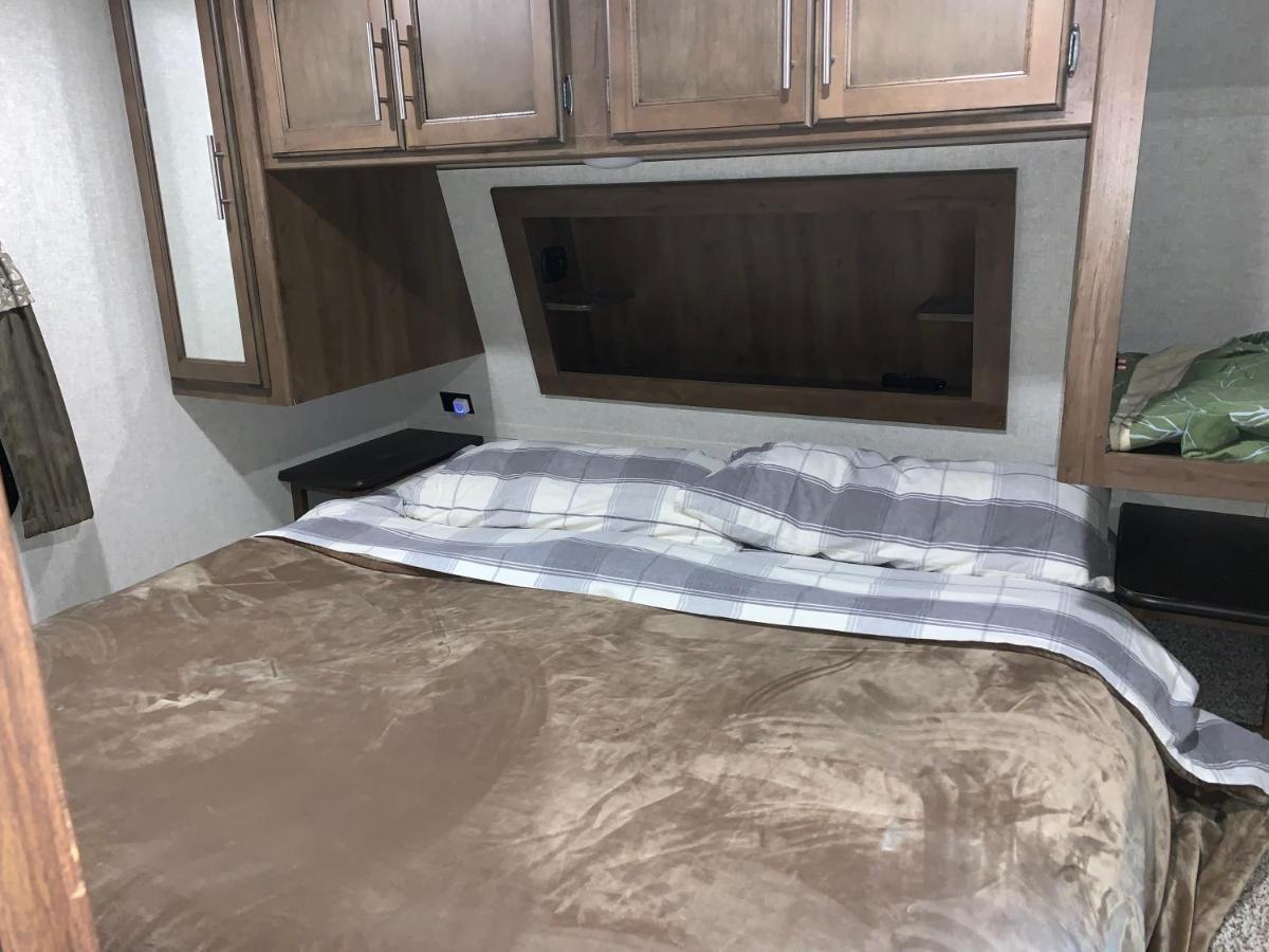 Glacier Haven Inn Pinnacle Екстериор снимка