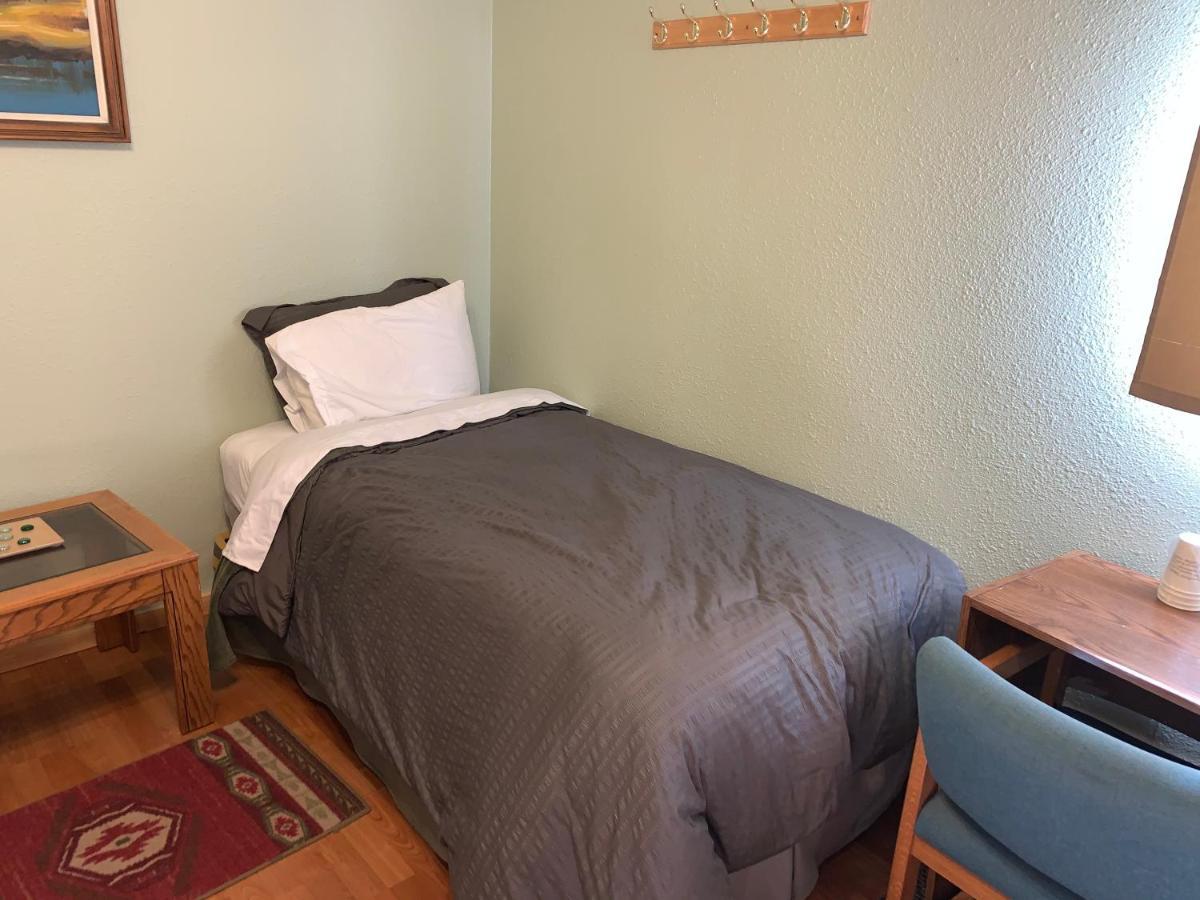 Glacier Haven Inn Pinnacle Екстериор снимка