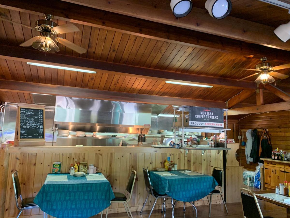 Glacier Haven Inn Pinnacle Екстериор снимка