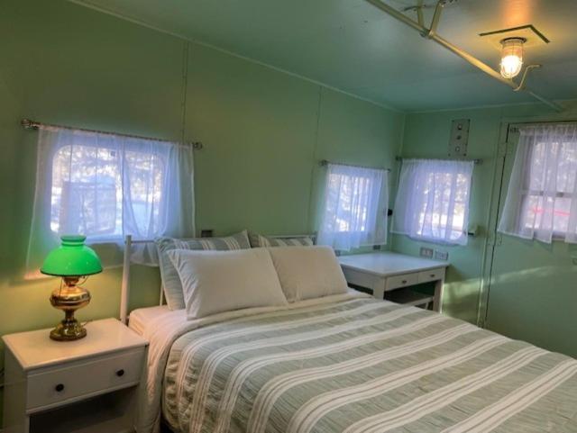 Glacier Haven Inn Pinnacle Екстериор снимка
